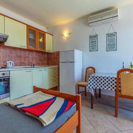 Stunning Apartment In Duce With Wifi Экстерьер фото