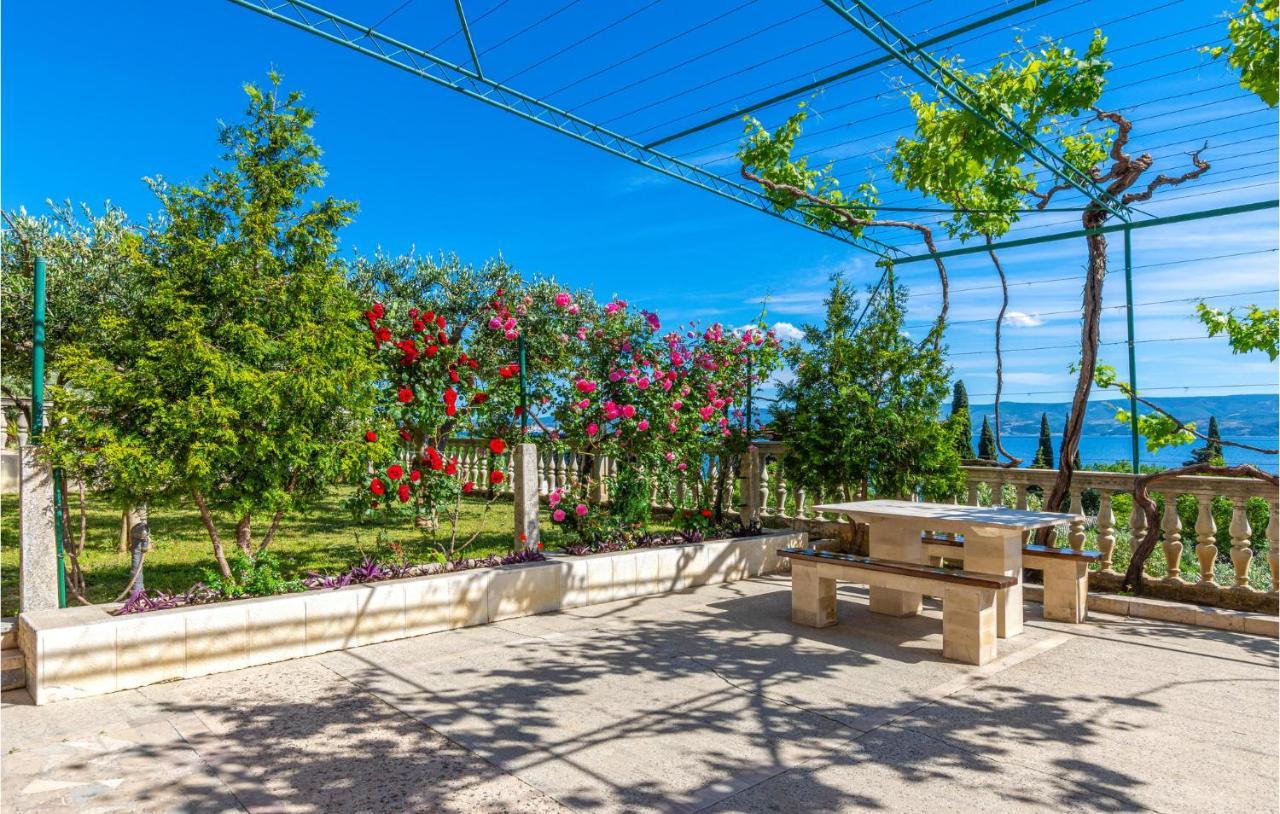 Stunning Apartment In Duce With Wifi Экстерьер фото