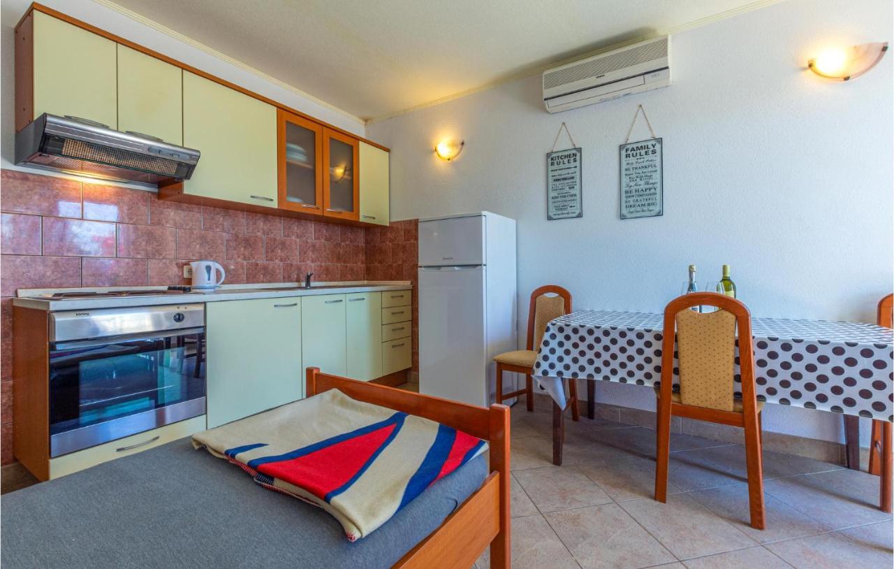 Stunning Apartment In Duce With Wifi Экстерьер фото