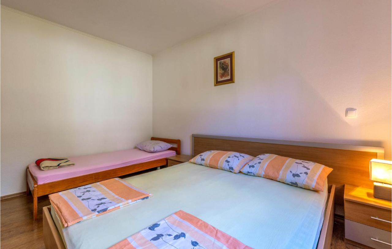 Stunning Apartment In Duce With Wifi Экстерьер фото