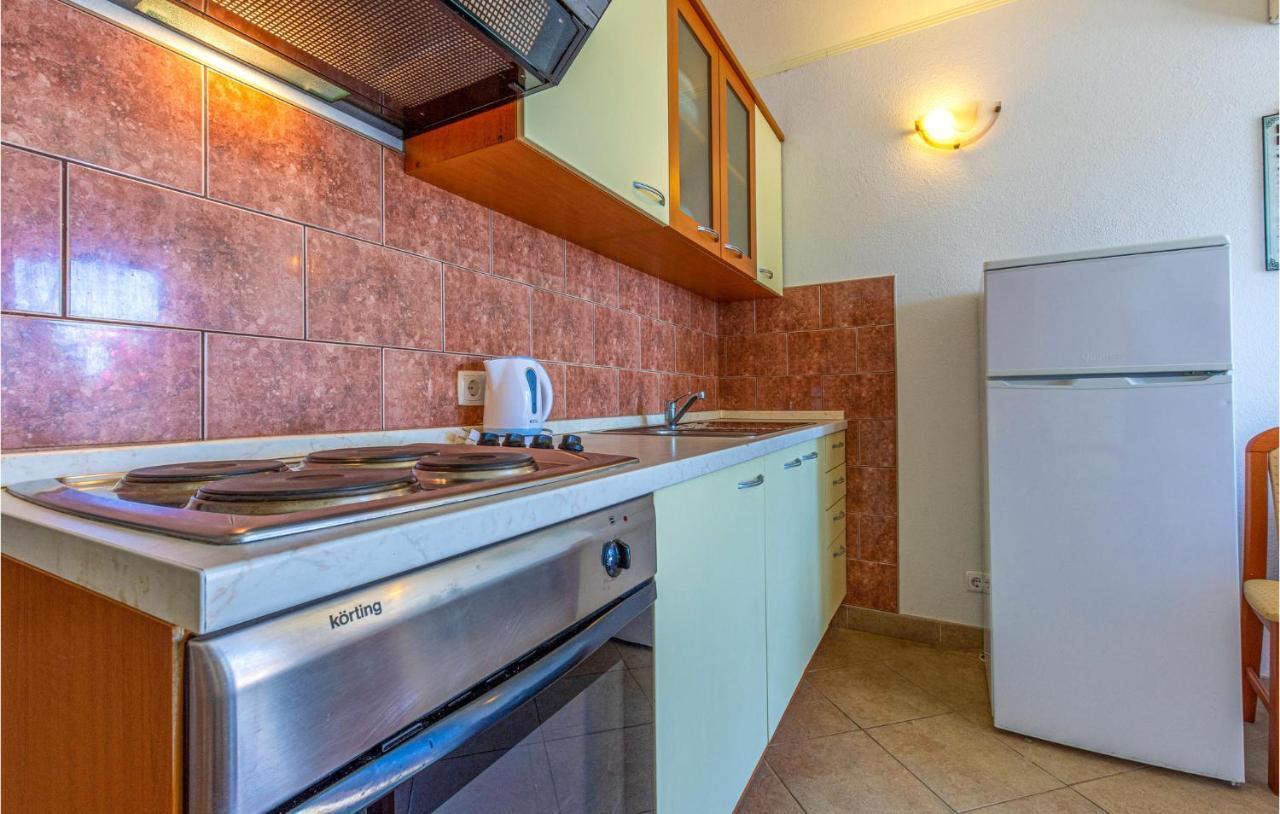 Stunning Apartment In Duce With Wifi Экстерьер фото